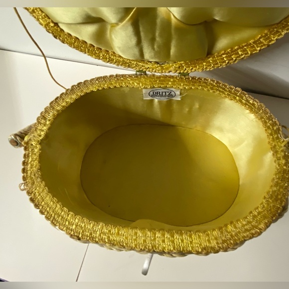 Vintage Oval sewing notions basket by Dritz made in Japan. - Picture 5 of 13